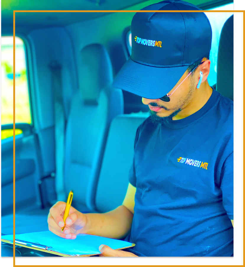 Mover preparing checklist for last minute moving services in Montreal